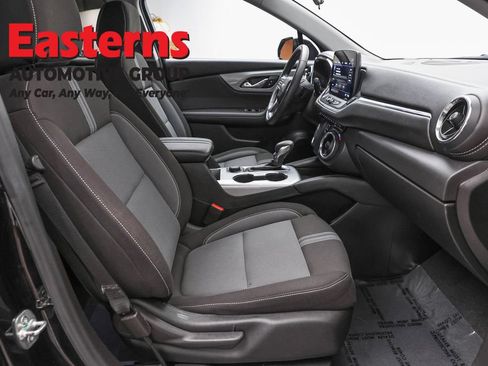 Used 2025 Chevrolet Blazer LT FWD image 24