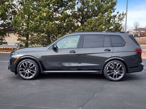 New 2026 BMW X7 M60i image 2