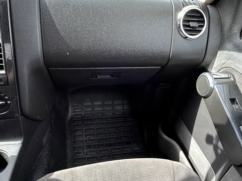 Used 2010 Ford Explorer Sport Trac XLT image 13