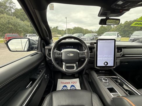 Used 2023 Ford Expedition Max Platinum image 13