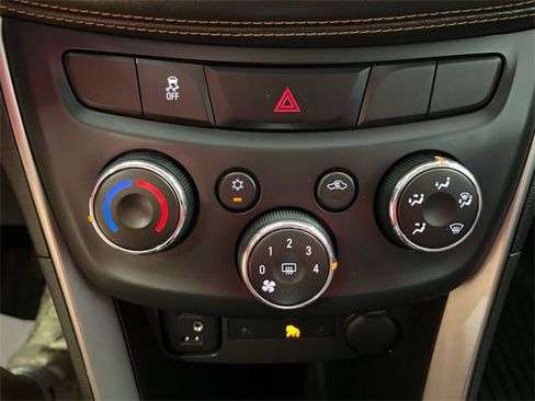 Used 2017 Chevrolet Trax LT image 18
