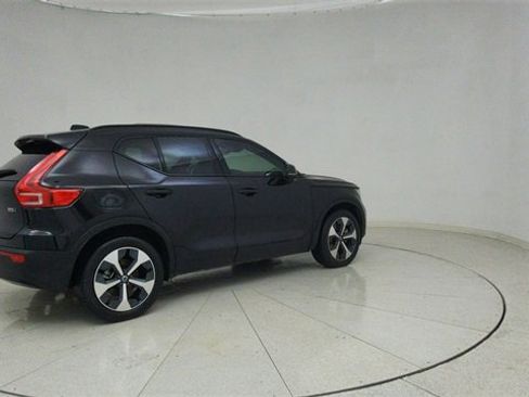 Used 2024 Volvo XC40 B5 Plus image 73