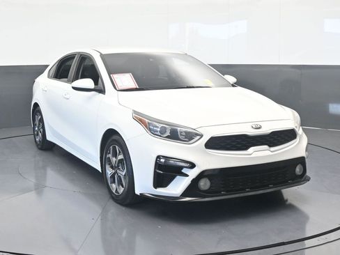Used 2019 Kia Forte LXS image 9