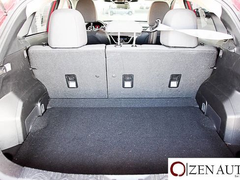 Used 2024 Subaru Crosstrek 2.0i Premium image 33