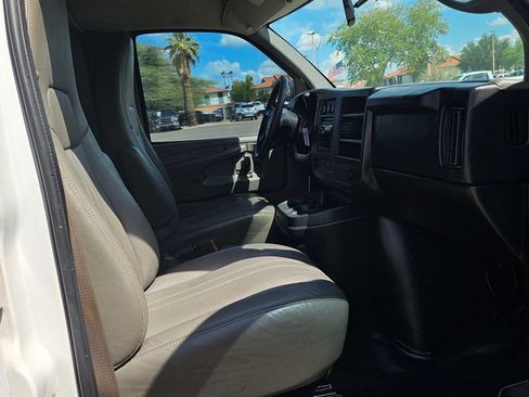 Used 2014 Chevrolet Express 1500 RWD image 17