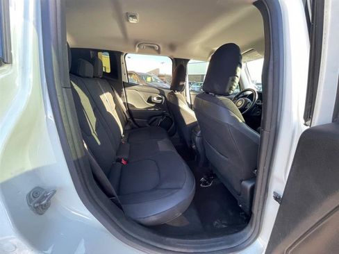 Used 2018 Jeep Renegade Altitude image 17