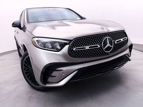 Used 2024 Mercedes-Benz GLC 300 4MATIC w/ AMG Line image 9
