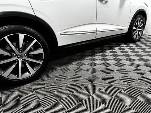 Certified 2025 Acura MDX FWD w/ Technology Package image 16