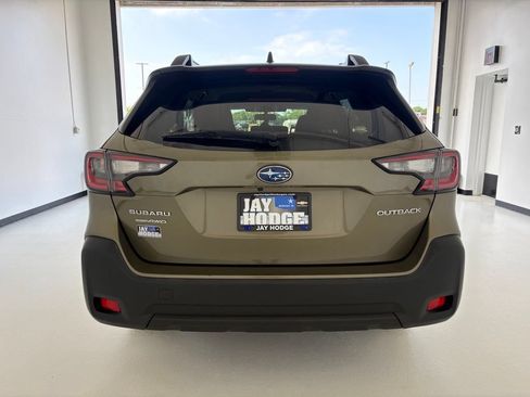 Used 2025 Subaru Outback Premium AWD/4WD image 18