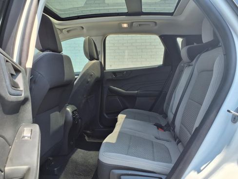 Used 2022 Ford Escape SE w/ SE Sport Appearance Package image 13