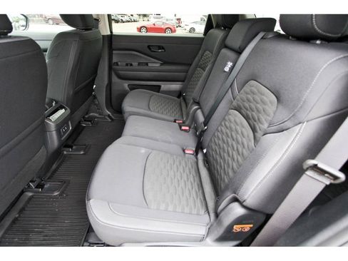 New 2026 Nissan Pathfinder SV w/ SV Premium Package FWD image 7
