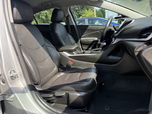 Used 2018 Chevrolet Volt LT w/ LT Driver Confidence Package FWD image 14