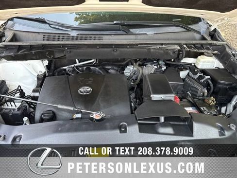 Used 2018 Toyota Highlander Limited Platinum AWD/4WD image 10