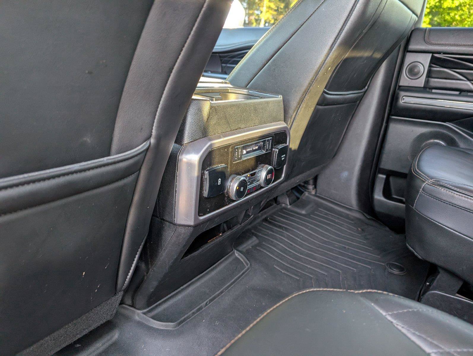 Used 2018 Ford Expedition Platinum RWD image 33