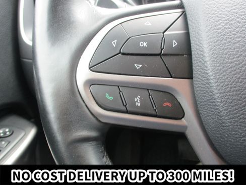 Used 2019 Jeep Cherokee Latitude Plus w/ Cold Weather Group AWD/4WD image 27