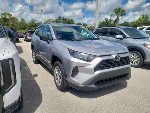 Certified 2022 Toyota RAV4 LE FWD image 3