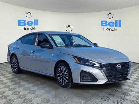 Used 2024 Nissan Altima 2.5 SV image 6