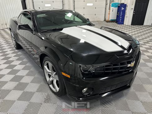 Used 2010 Chevrolet Camaro SS w/ RS Package RWD image 5