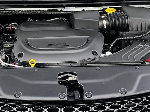 New 2026 Chrysler Pacifica Select image 9