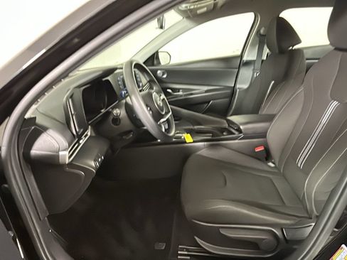 Used 2022 Hyundai Elantra SEL FWD image 13