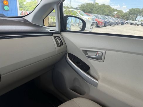 Used 2015 Toyota Prius Three w/ Solar Roof Package FWD image 13