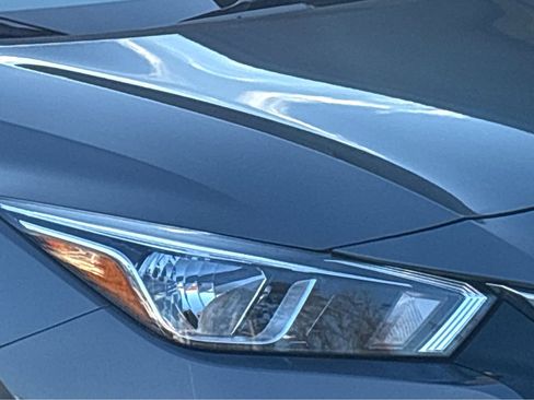 Used 2022 Nissan Versa S image 15