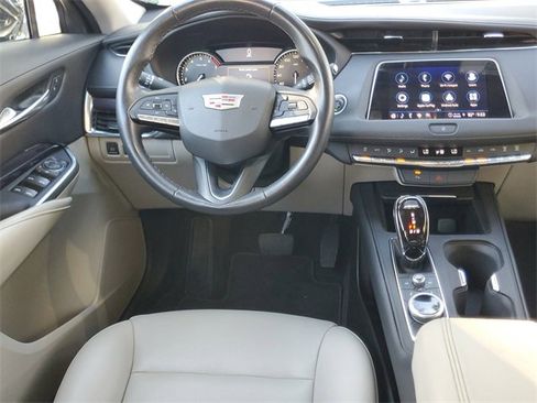 Certified 2023 Cadillac XT4 Luxury image 16