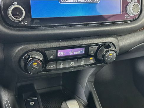 Used 2023 Nissan Kicks SR w/ SR Premium Package FWD image 23