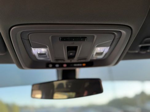 Used 2020 GMC Sierra 1500 Elevation image 13