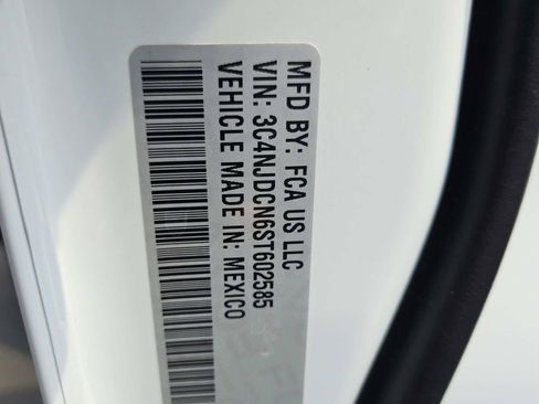 Used 2025 Jeep Compass Limited AWD/4WD image 34