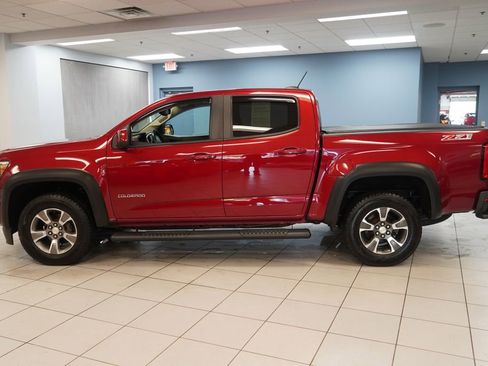 Used 2018 Chevrolet Colorado Z71 AWD/4WD image 2