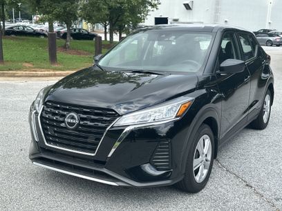New 2024 Nissan Kicks S