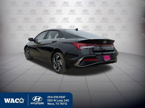 Used 2025 Hyundai Elantra Sport image 5