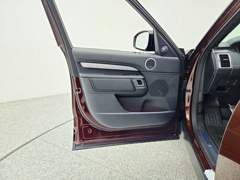 New 2026 Land Rover Discovery Limited Edition image 23