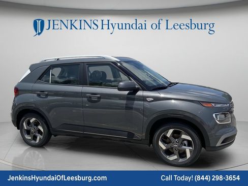 New 2026 Hyundai Venue SEL FWD image 2