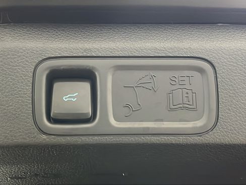 Used 2024 Ford Expedition Max Limited AWD/4WD image 32