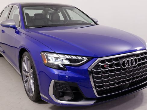 Used 2023 Audi S8 w/ S8 Comfort Plus Package image 7