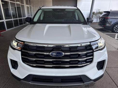 New 2026 Ford Explorer Active image 2