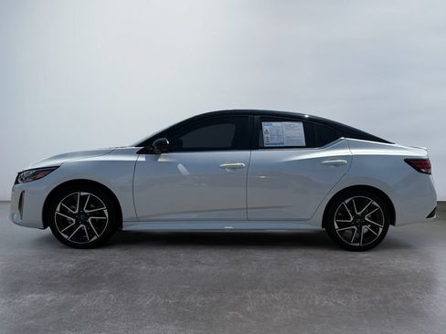Used 2025 Nissan Sentra SR w/ SR Premium Package FWD image 6
