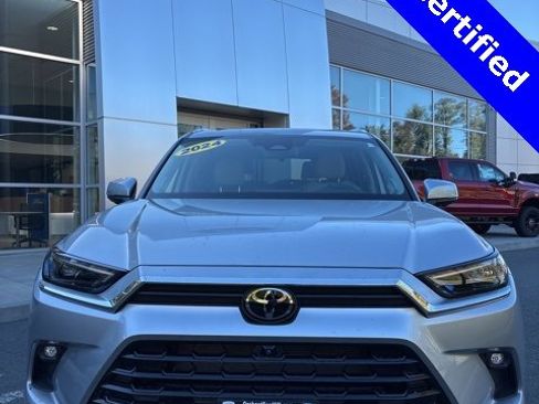 Used 2024 Toyota Grand Highlander Platinum image 2