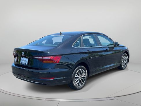 Used 2019 Volkswagen Jetta SE FWD image 3
