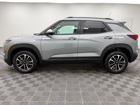 Used 2024 Chevrolet TrailBlazer LT w/ LT Cold Weather Package AWD/4WD image 12