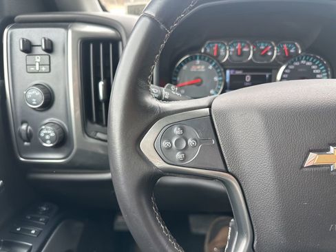 Used 2018 Chevrolet Silverado 1500 LT w/ Midnight Edition image 17