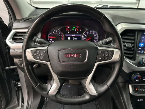 Used 2023 GMC Acadia SLT image 16