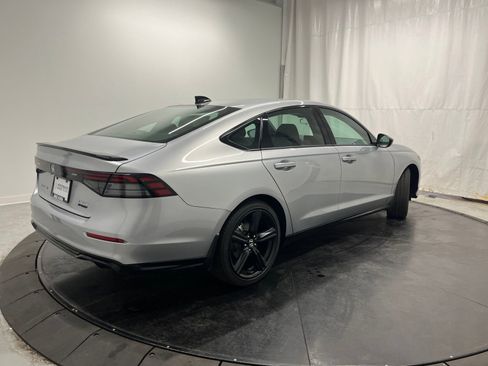 Used 2025 Honda Accord Sport image 28