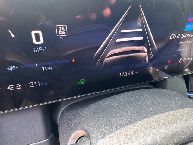 Used 2025 Chevrolet Equinox EV LT w/ Convenience Package FWD image 11