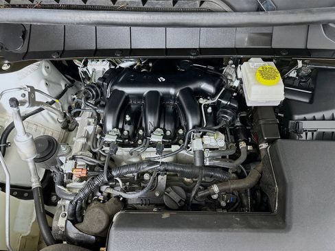 Used 2024 Nissan Pathfinder SV image 33