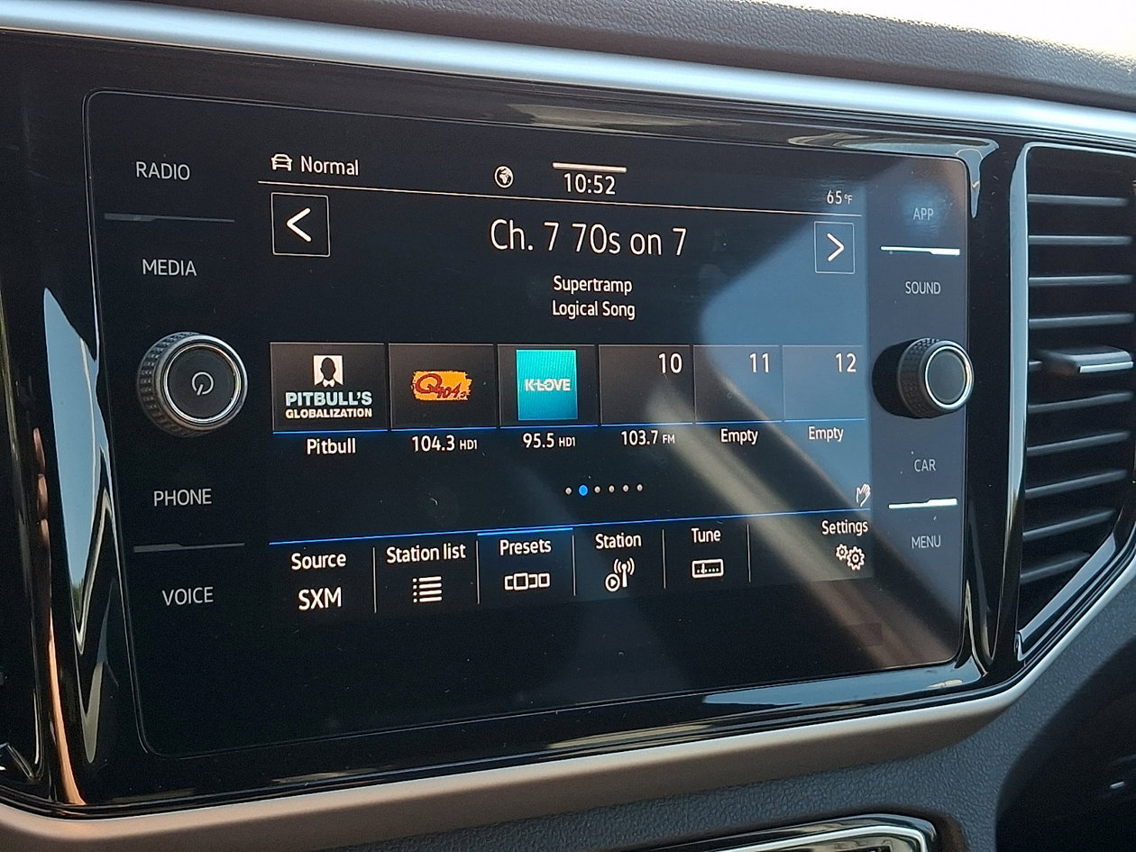 Certified 2022 Volkswagen Atlas Cross Sport SE AWD/4WD image 16