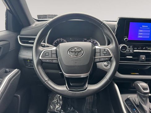 Used 2023 Toyota Highlander XSE AWD/4WD image 12