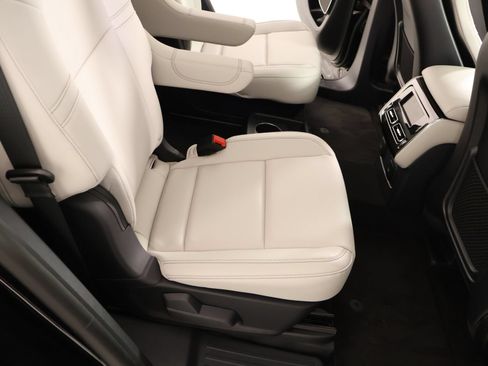 New 2026 Lincoln Aviator AWD w/ Jet Appearance Package image 16